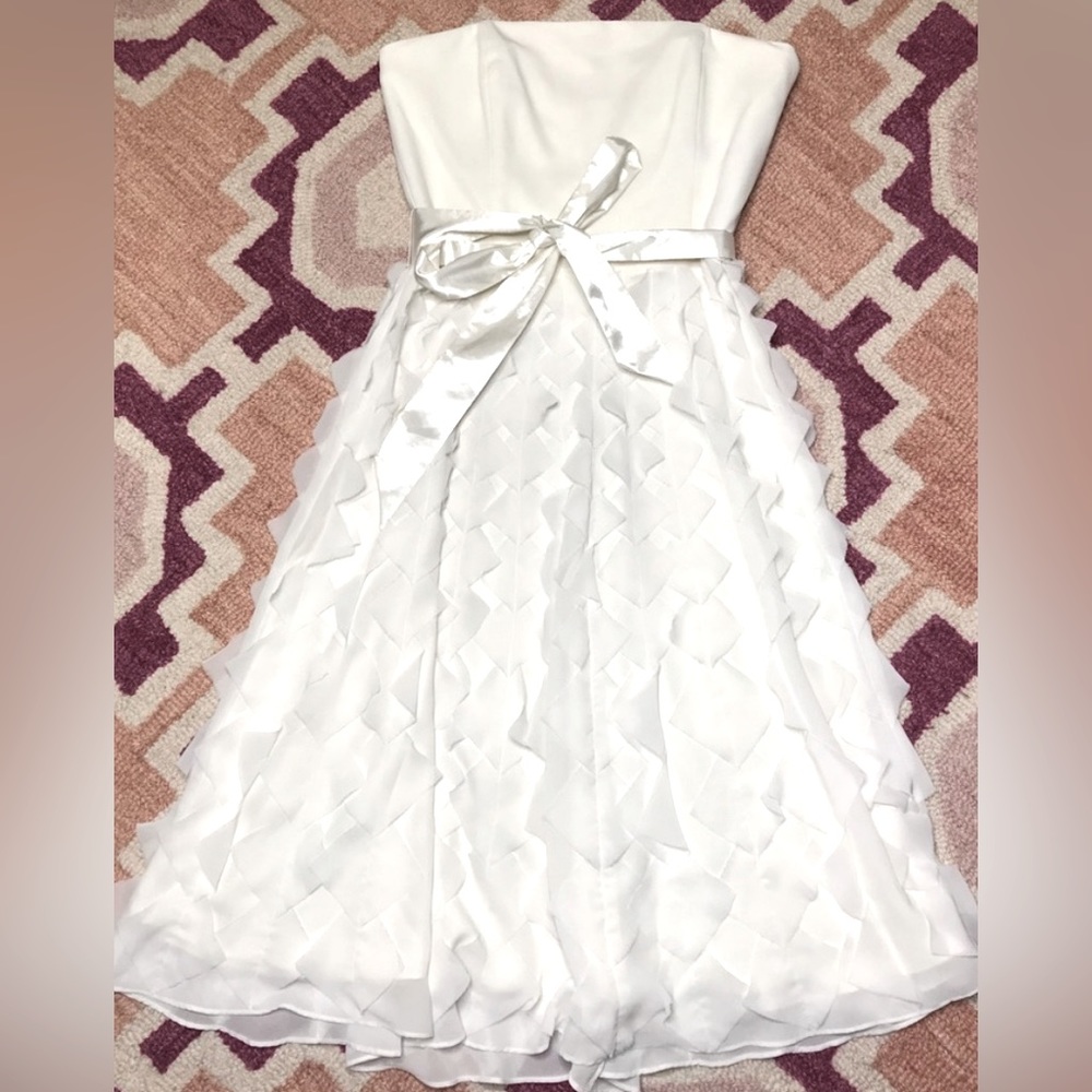 White House Black Market White Waterfall Ruffled Party Dress Size 2 Lined Zip